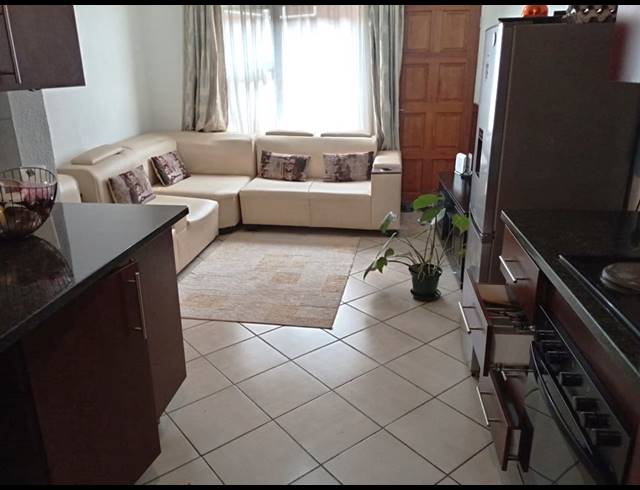 2 BEDROOM TOWNHOUSE FOR SALE IN ALBERTSDAL